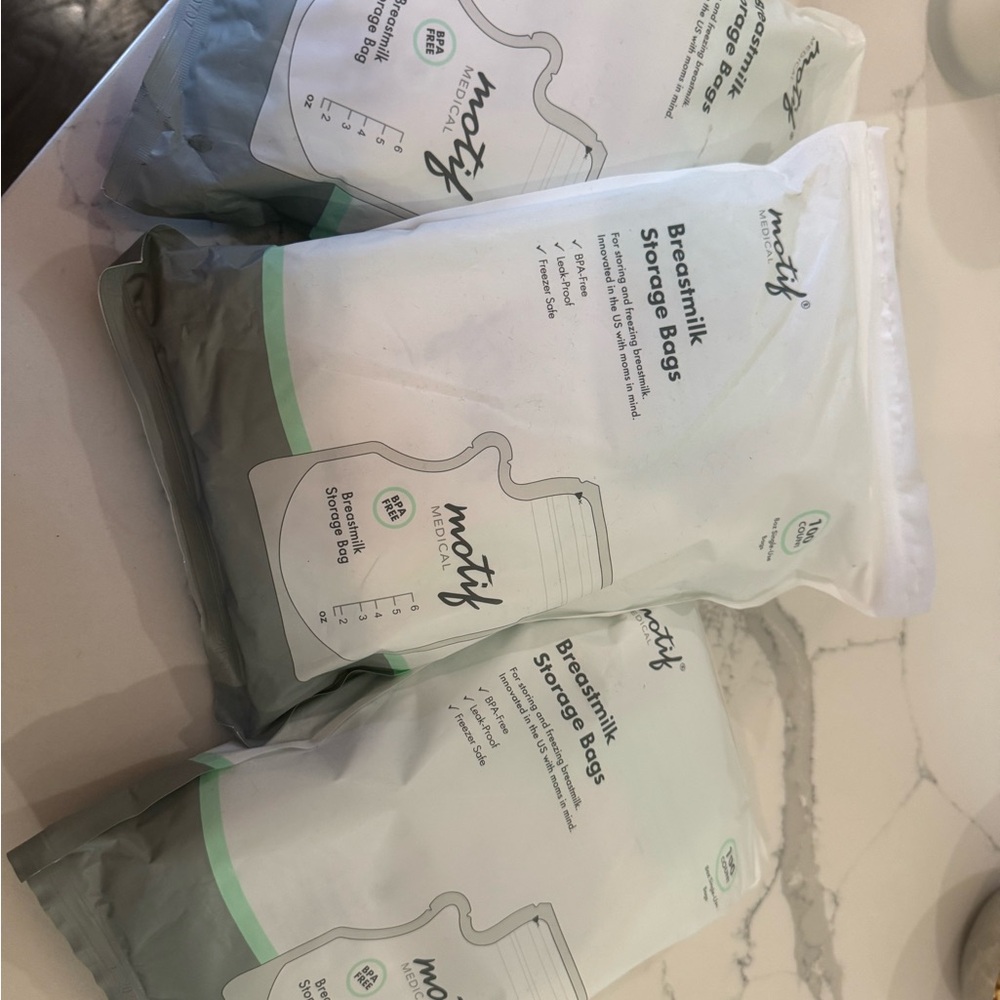 motif Breastmilk Storage Bags - White & Gray with Mint Accent (3 Pack)